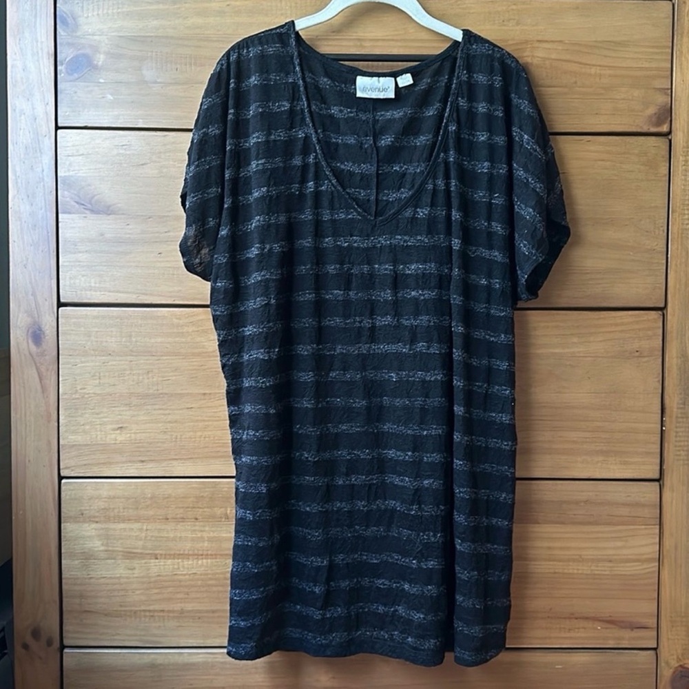 Avenue Black & Gray Striped Top | 22 / 24